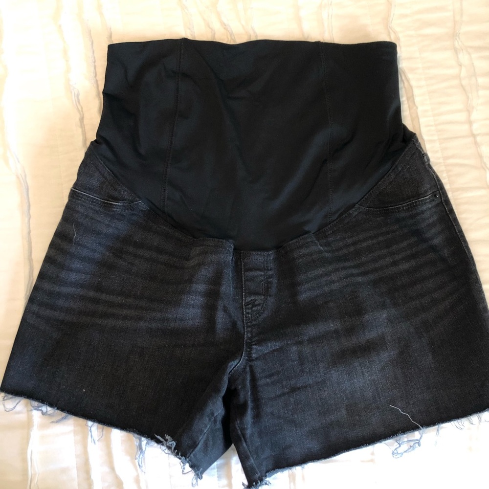 Cut off black maternity midi short